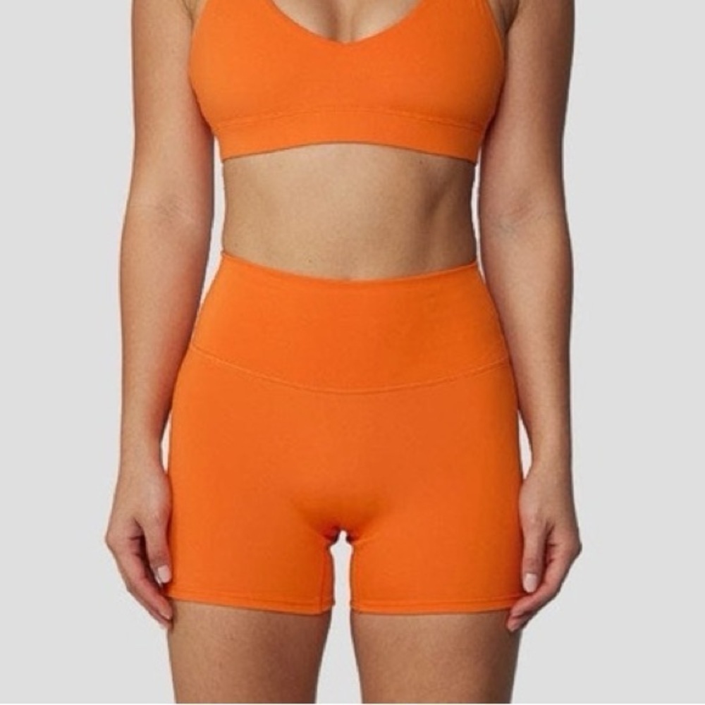 CSB crop shop boutique SERENITY SCRUNCH SHORTS 4" | light orange Size XL